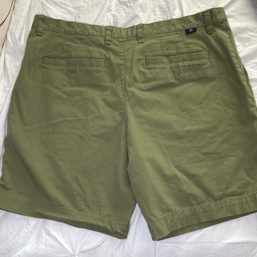 Ted Baker London Men's Khaki Green Flat Front Chino Shorts 36R - Picture 5 of 6